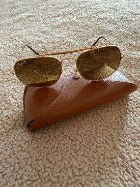 Ray-Ban Gold Frame Sunglasses with Brown Lenses Polarized with Case